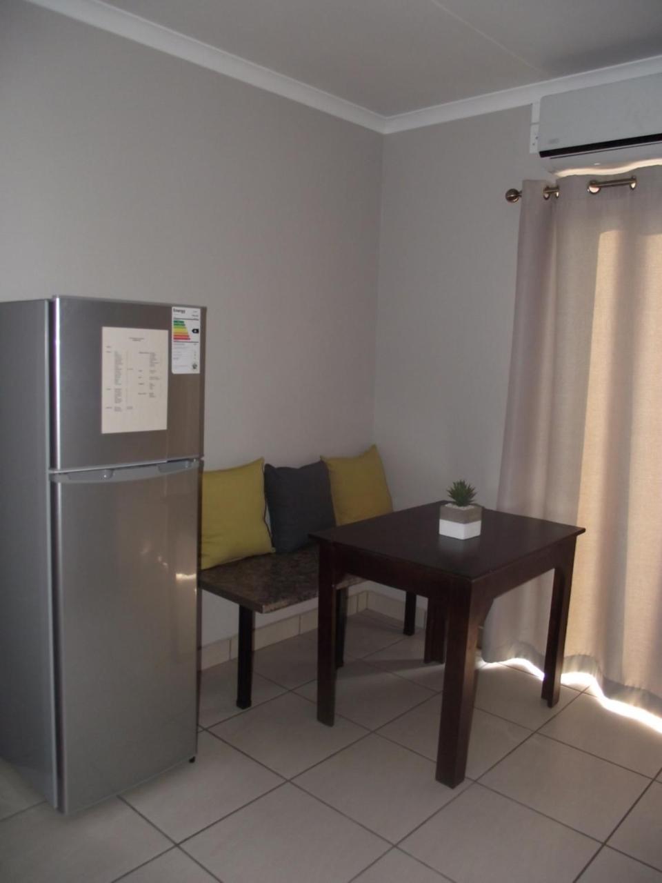 De Nachtuilen Guesthouse Upington Buitenkant foto