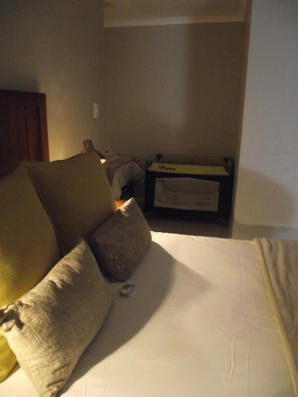 De Nachtuilen Guesthouse Upington Buitenkant foto