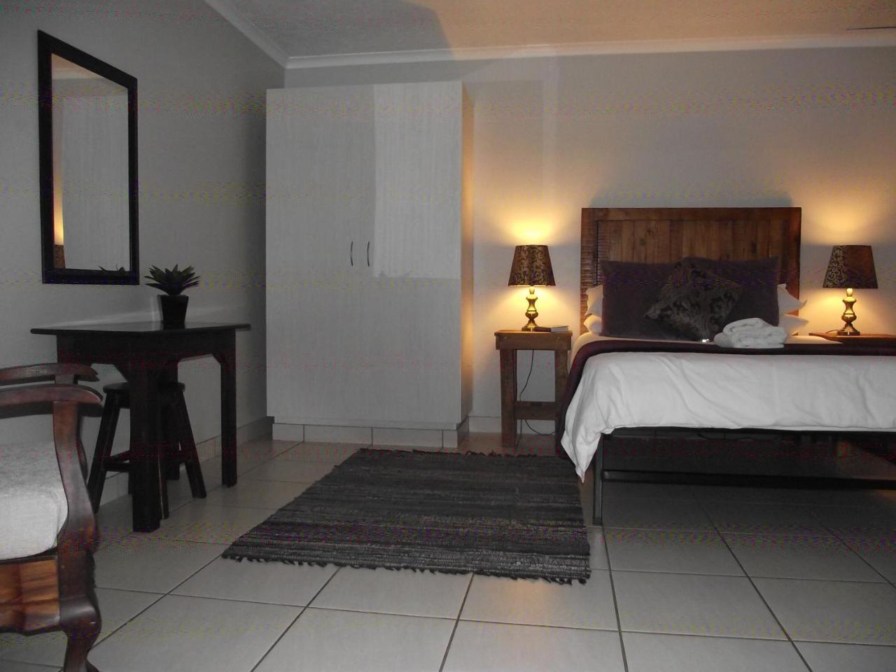 De Nachtuilen Guesthouse Upington Buitenkant foto
