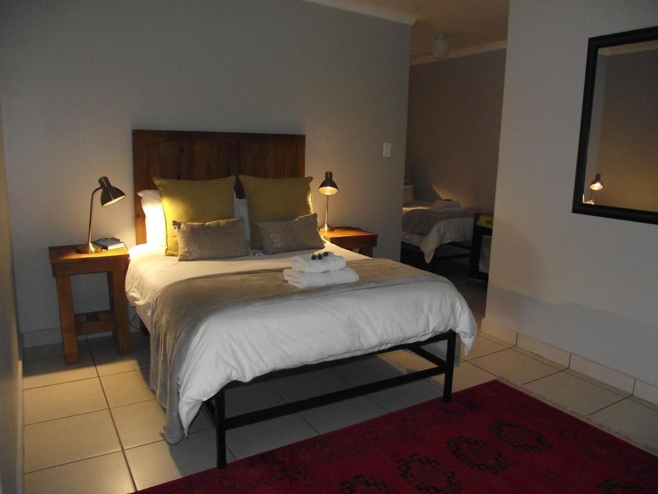 De Nachtuilen Guesthouse Upington Buitenkant foto
